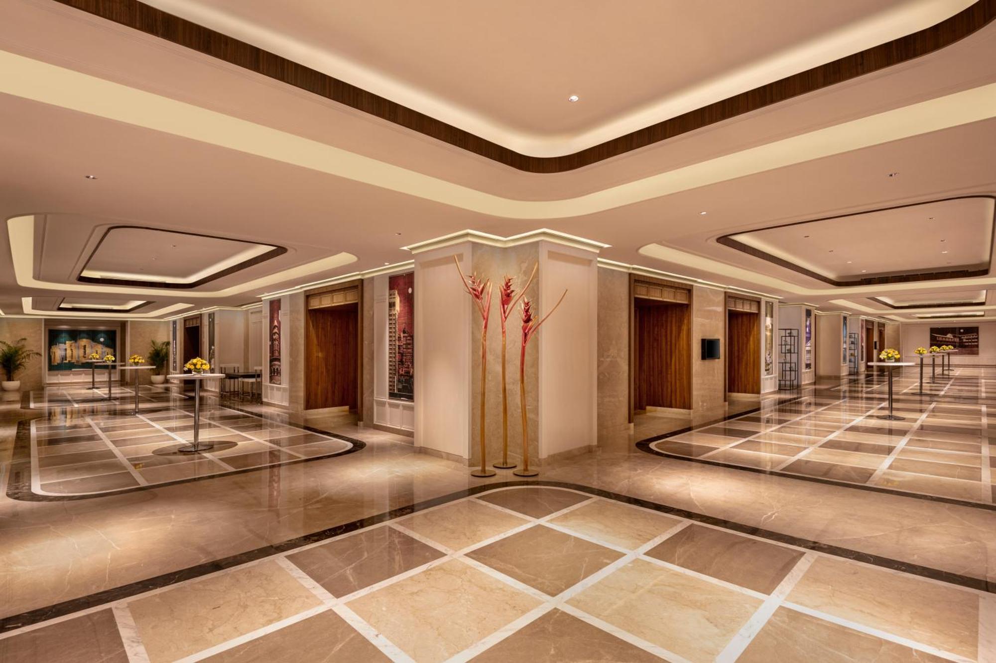 Aurika, International Airport Hotel